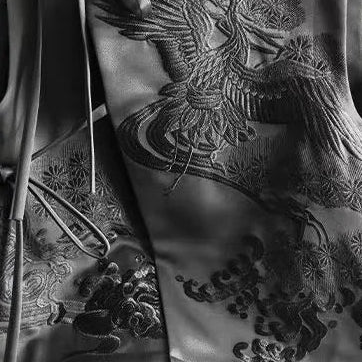 Gilet met Geborduurd Design & Strikdetail Shadow Grace