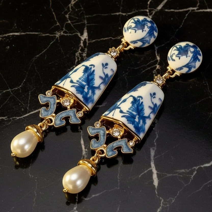 Statement Oorbellen met Porselein Look en Parel – Luxe Dames Oorbellen Blauw-Wit