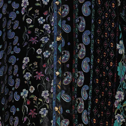 Paisley Velours Blouse met Kralendetails