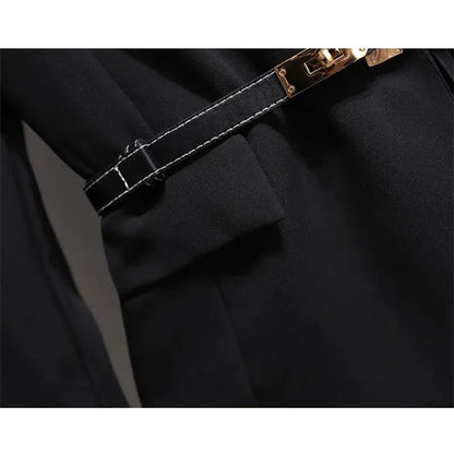 Élise Blazer Stijl Jurk Zwart of Wit met Geplooide Rok & Tailleceintuur