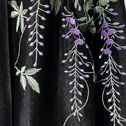 Zwart Jasje met Florale Borduursels