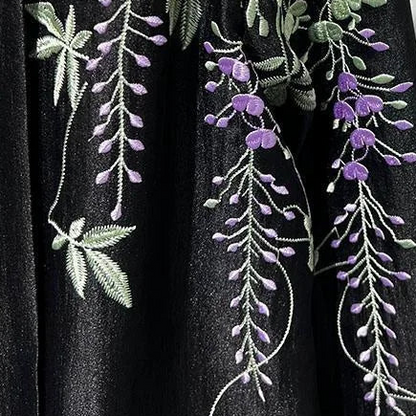 Zwart Jasje met Florale Borduursels