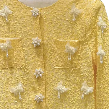 Soleil Luxe Sequin Cropped Jacket met 3D Bloemen & Parelknopen