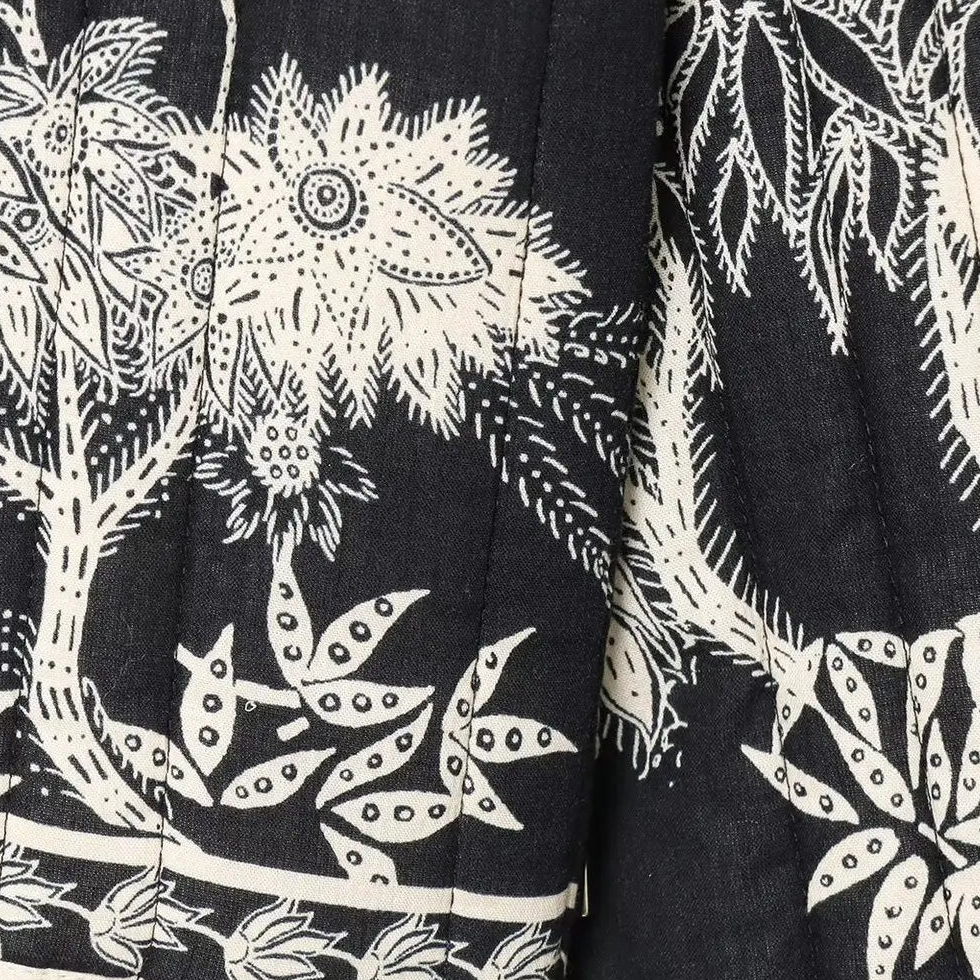 Zwart jasje met Witte Garden of Fruits Print
