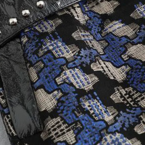 Luxe Lange Winterjas Dames met Zwarte Bontkraag en Stud Details