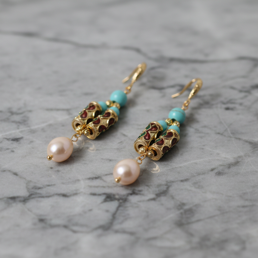 Oorbellen met Cloisonné en Turquoise Kralen Goudkleurig met Parel
