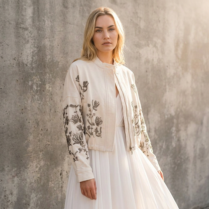 Denimjacket — Luxe Bomber Jacket met Geborduurde Bloemen en Pailletten