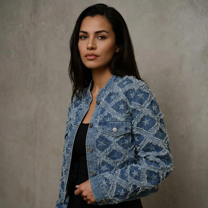 Denimjacket — Spijkerjack met Sterrenpatchwork en Ruffle Details