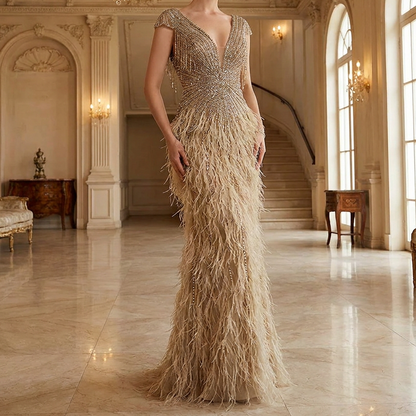 Luxe Maxi Jurk met Veren Champagne Touch of Elegance