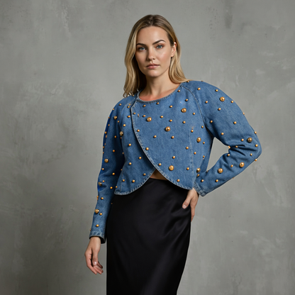 Denimjacket — Cropped Denim Blouse met Studdetails en Overlappende Voorzijde