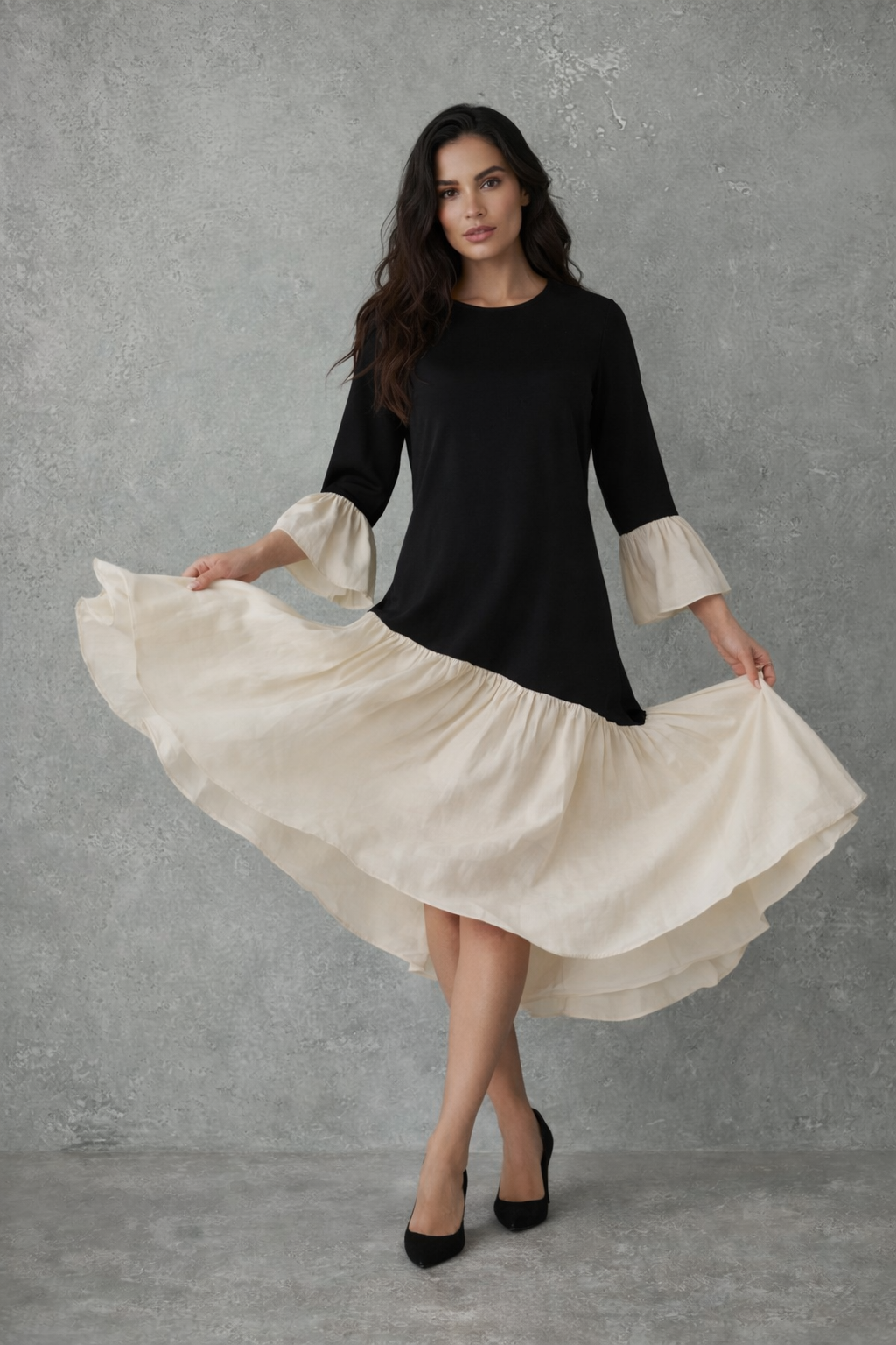 Asymmetrische Contrast Midi Jurk in Zwart en Crème