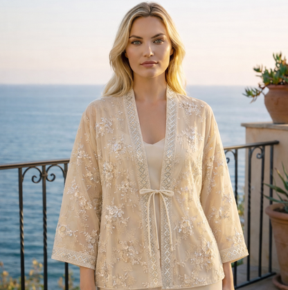 Kimono Blouse met Kralenborduurwerk in Zilvertinten Riviera Chic