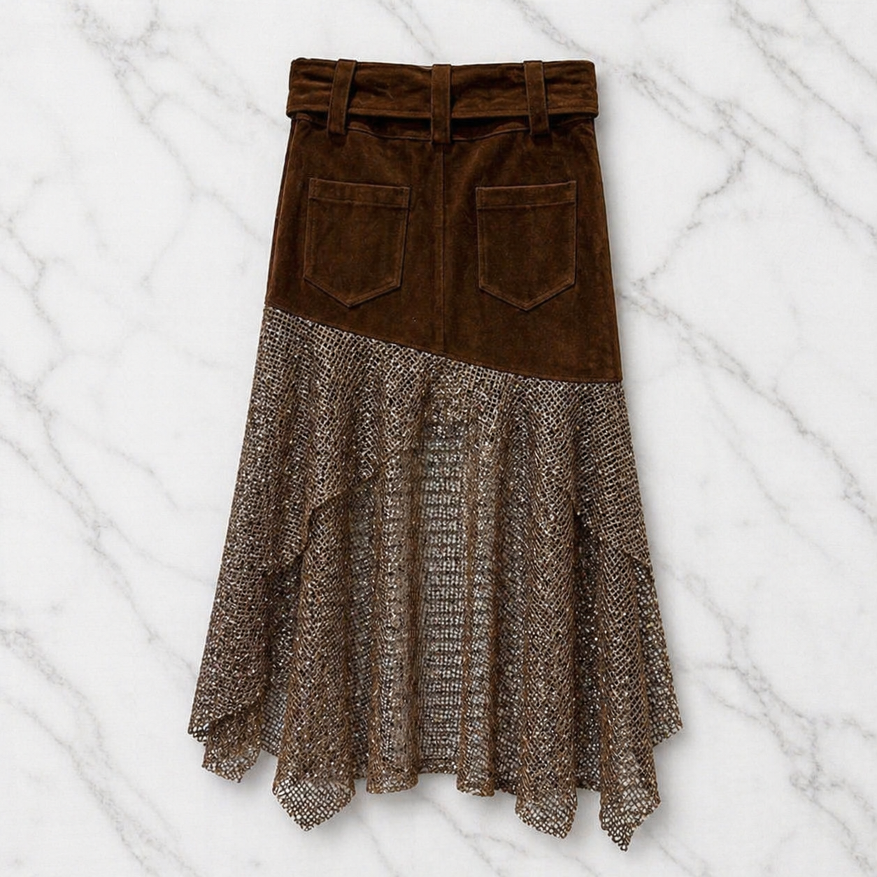 Rok Suède Look met Goudkleurige Details & Netstof Coastal Meets Western